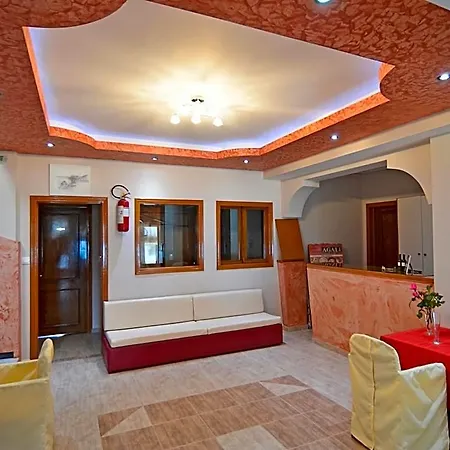 فندق Agali 2*